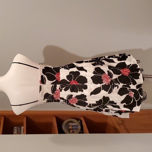 Trixxi Clothing Company White, Brown, and Red Floral Dress Size 7 Juniors - Picture 7 of 10